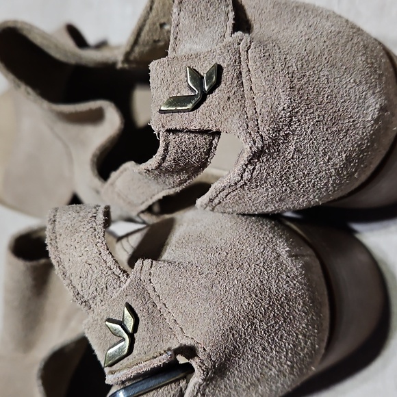 Koolaburra by UGG Ortholite Chic Suede Open-Toe Sandals - Picture 3 of 8